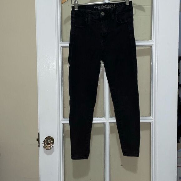 American Eagle Outfitters Denim - American Eagle outfitters hi rise black jegging crop super stretch jeans size 2